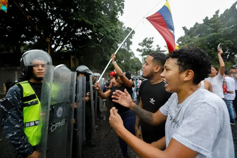 Crisis en Venezuela: La Detención de Adolescentes y el Autoritarismo en Aumento