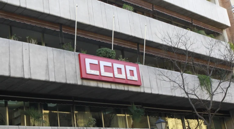 Denuncia de CCOO en SERVILIMPCE: ¿Qué implica la discriminación laboral interna en empresas de servicios públicos?