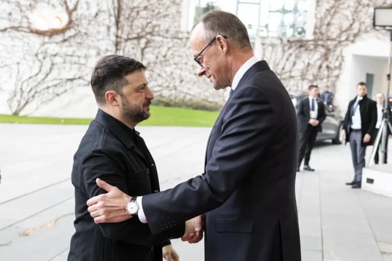 Diálogo en Berlín: Zelenski y Merz abordan la paz en Ucrania