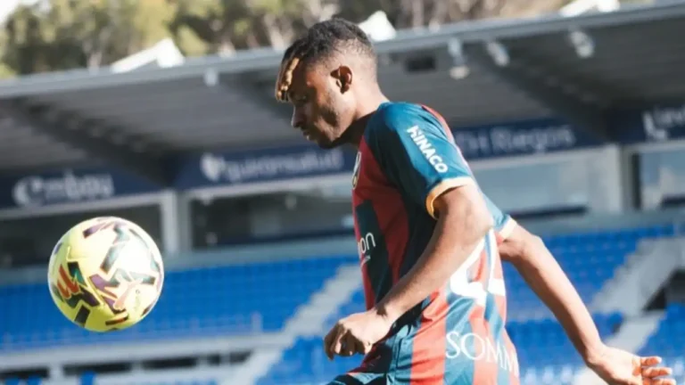 Efe Aghama: Un Regreso Emocionante al Ceuta y su Trayectoria en el Fútbol