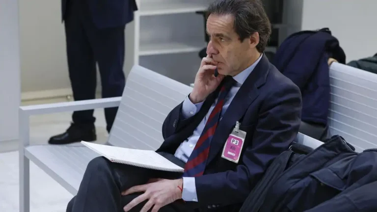 El Juicio de la Doctora Pinto: Un Relato de Acoso y Poder