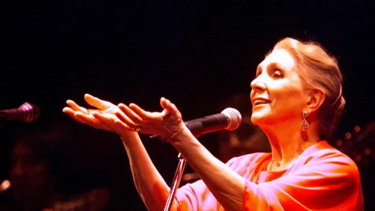 El Legado Musical de María Dolores Pradera: Un Viaje a Través de su Vida y Arte