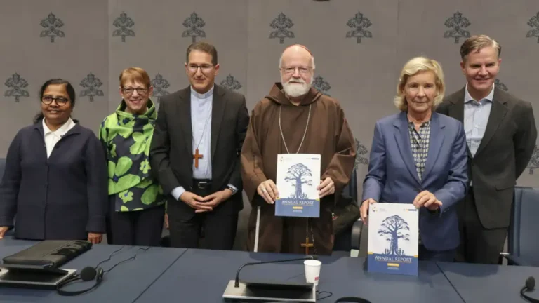 El Vaticano Propone Mayor Transparencia en Casos de Abusos a Menores