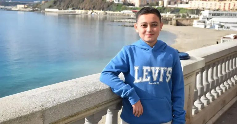 Hugo: El Joven Periodista que Brilla en TikTok con su Pasión por el Ceuta