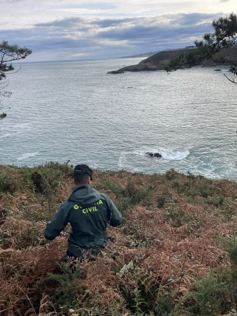 Intensa Búsqueda de Pescador Desaparecido en la Costa de Asturias