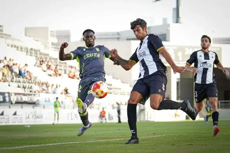 La AD Ceuta busca cerrar un año inolvidable con una victoria ante la Real Sociedad B