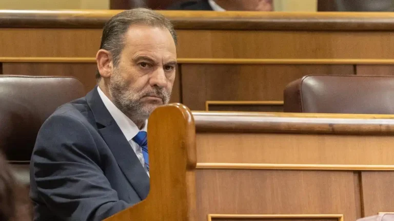 La Dimisión de José Luis Ábalos: Un Análisis de su Impacto Político