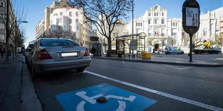 Reformas en la Cabililla de Benzú: Un Nuevo Enfoque para el Estacionamiento de Personas con Discapacidad