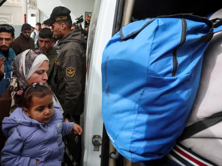 Retorno a Gaza: Desafíos y Denuncias en la Reapertura del Cruce de Rafah