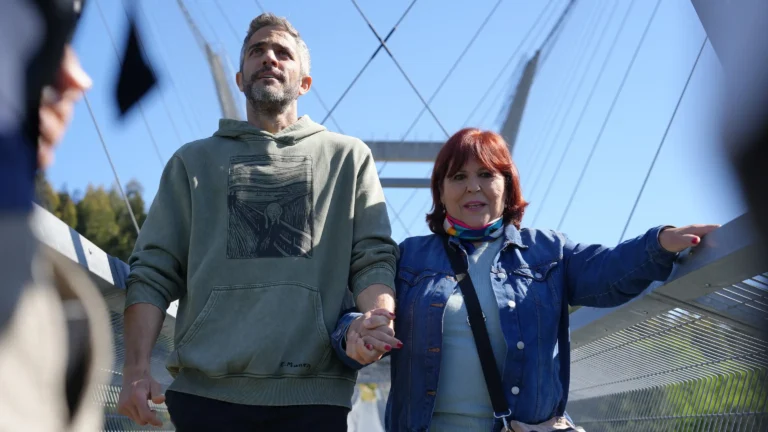 Roberto Leal y su madre: Un viaje de descubrimiento y conexión familiar