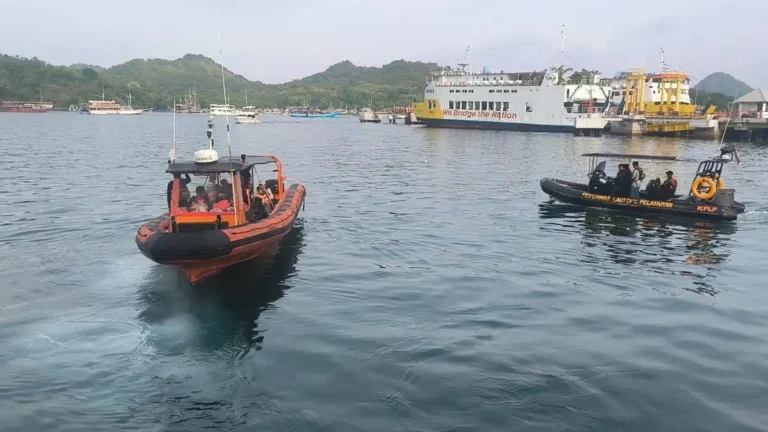 Tragedia Familiar en Indonesia: Naufragio de un Barco Turístico