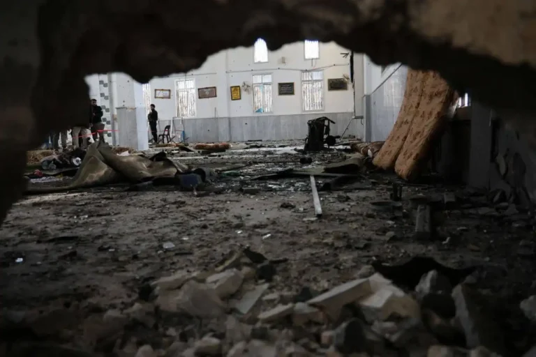 Tragedia en Homs: Ataque Terrorista Durante la Oración del Mediodía