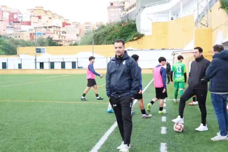 Yassin Mohamed: Un Entrenador Destacado en la División de Honor Juvenil