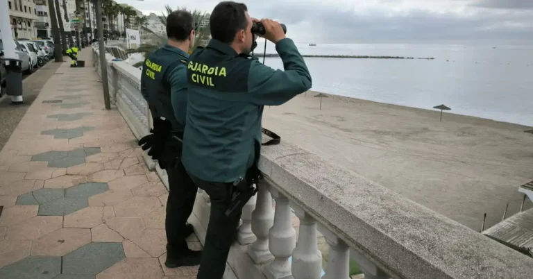 Intentos de entrada irregular en Ceuta por vía marítima: ¿cómo actúa la Guardia Civil?